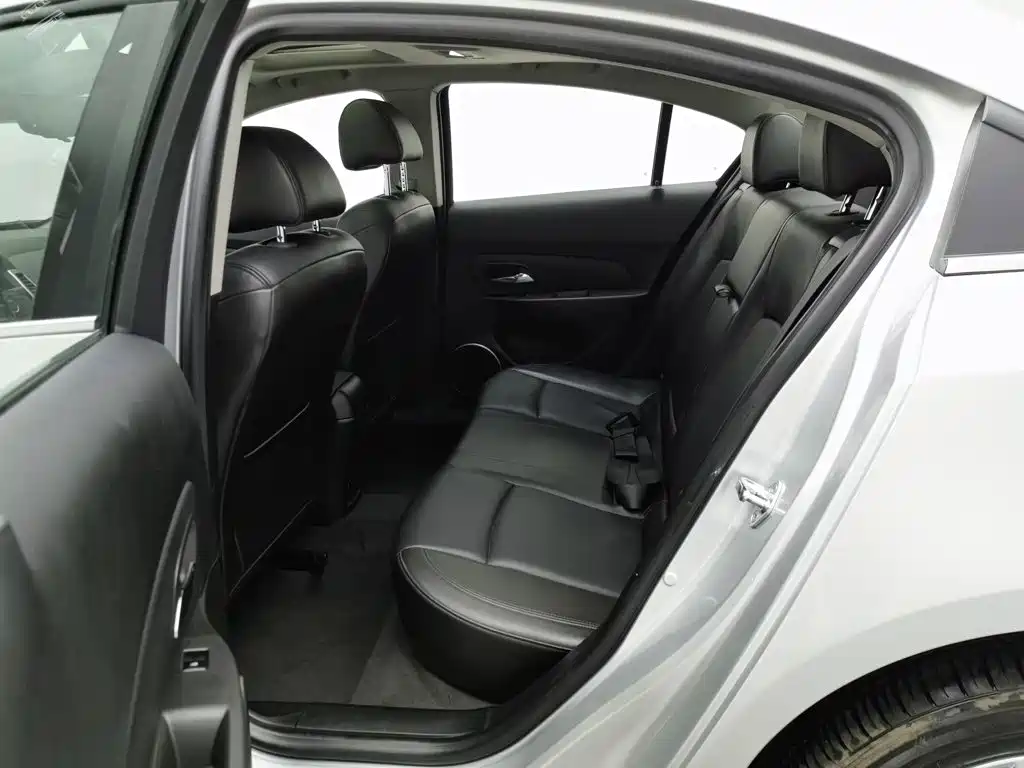 Chevrolet Cruze — миниатюра 15