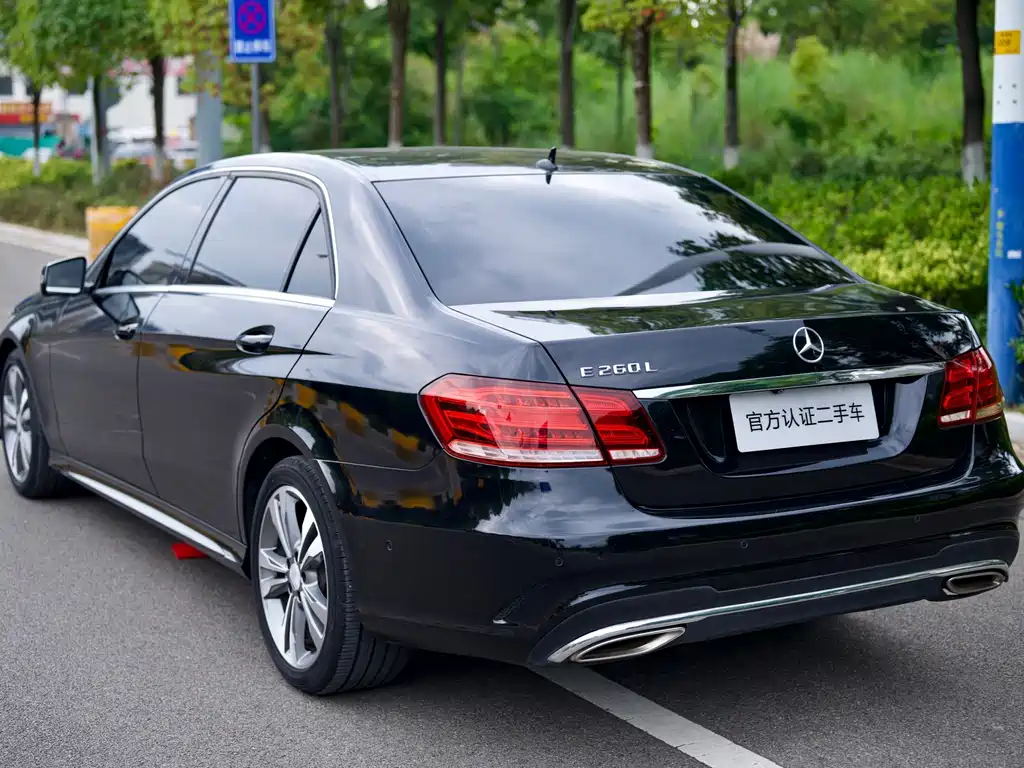 Mercedes-Benz E-Class — миниатюра 13