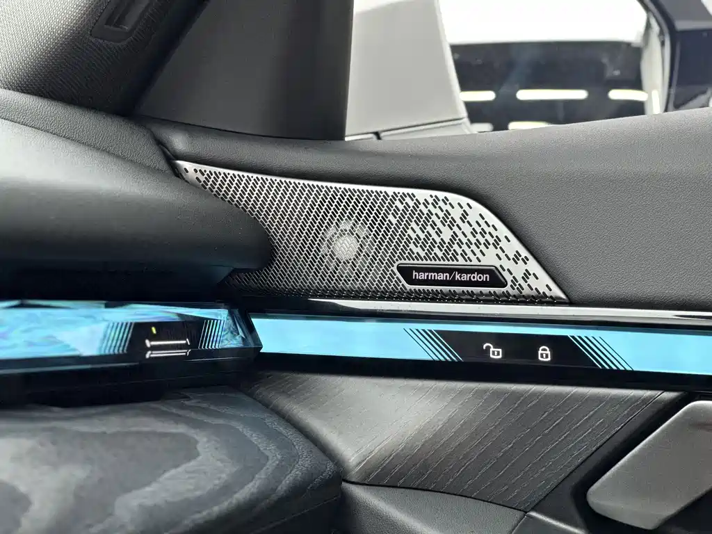BMW 5 Series — миниатюра 17