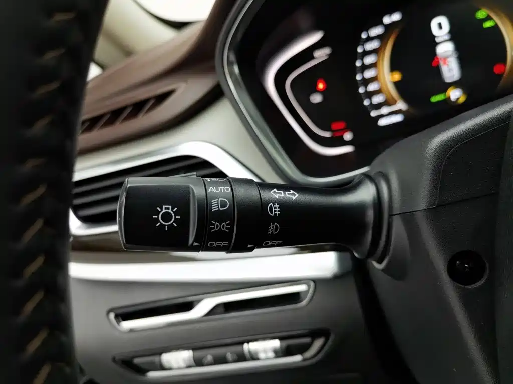 Geely Jia Ji New Energy — миниатюра 21