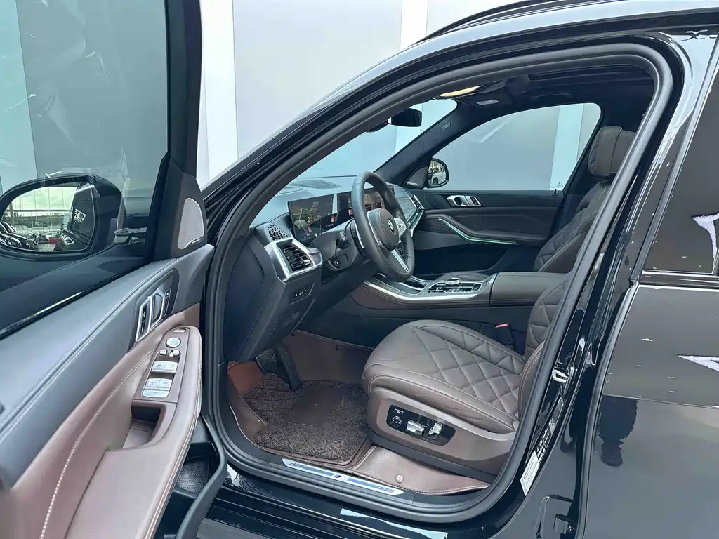 BMW X5 2023 xDrive 40Li M Sport