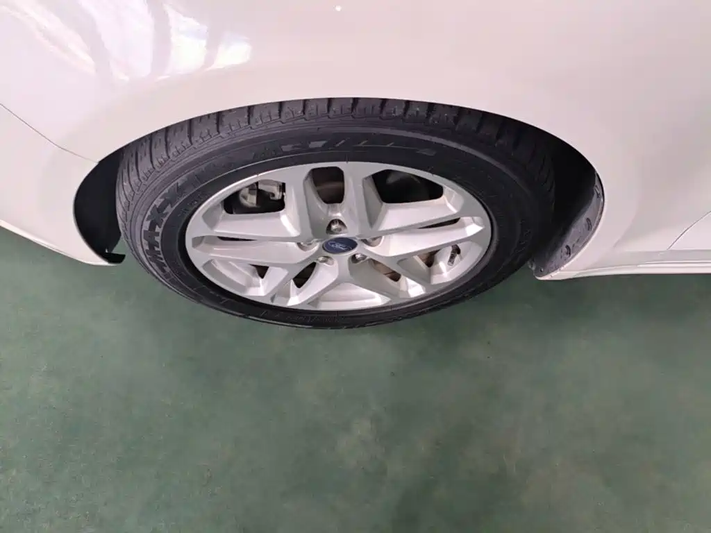 Ford Mondeo — миниатюра 23