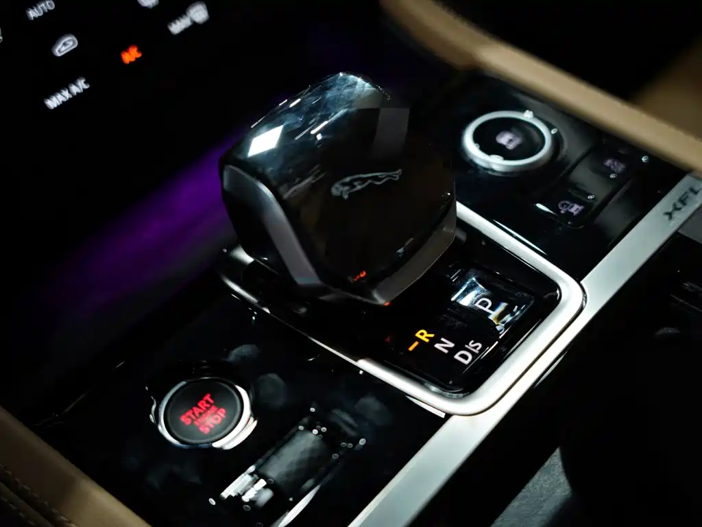 Jaguar XFL — миниатюра 14