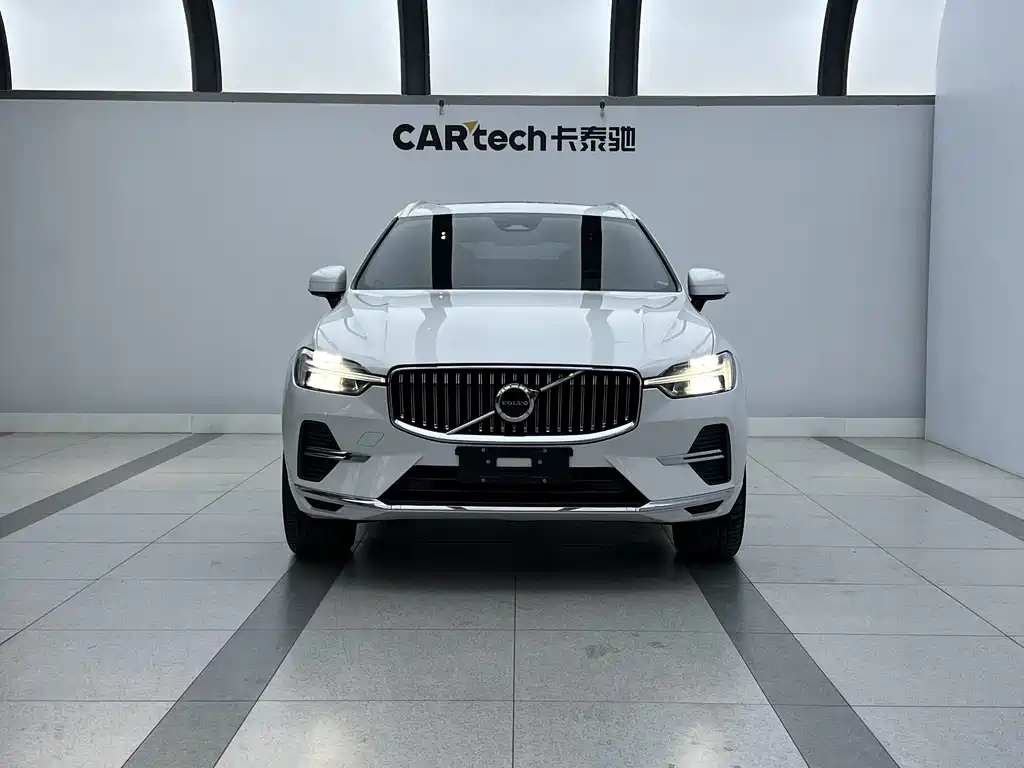 Volvo XC60 2023 B5 Luxury