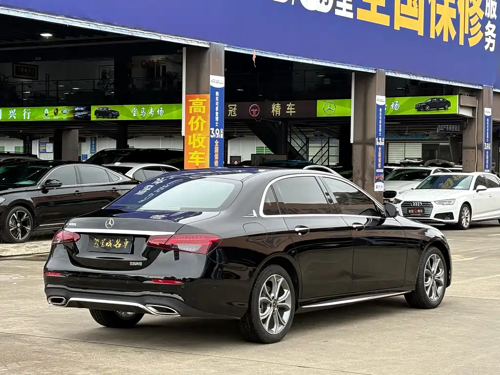 Mercedes-Benz E-Class — миниатюра 18