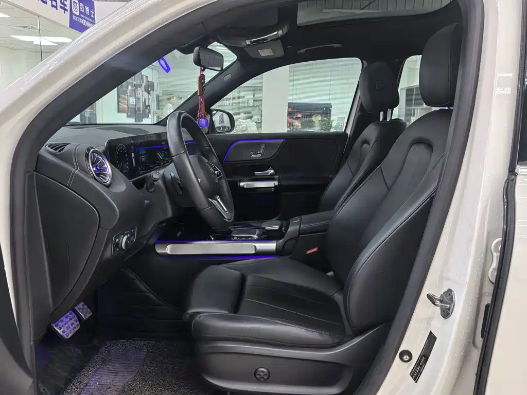 Mercedes-Benz GLB — миниатюра 4