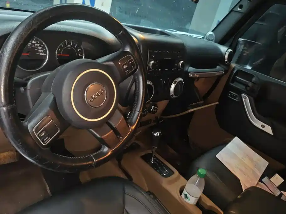 Jeep Wrangler — миниатюра 12