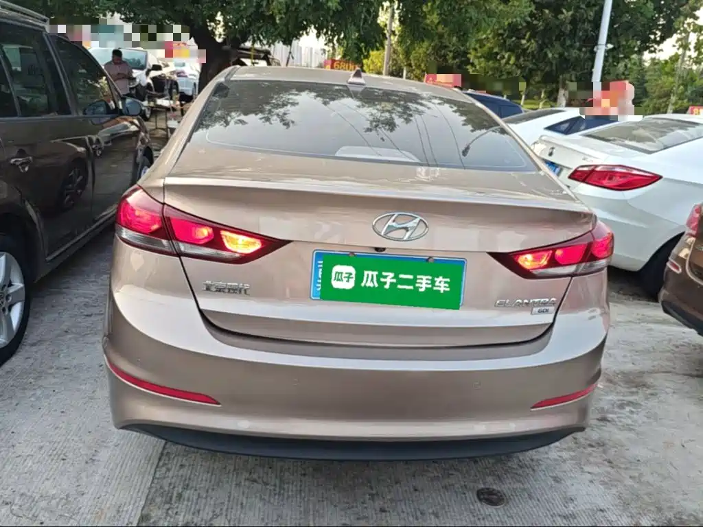 Hyundai Elantra — миниатюра 6