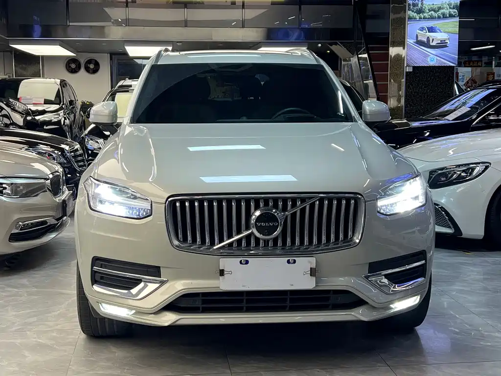 Volvo XC90 — миниатюра 2