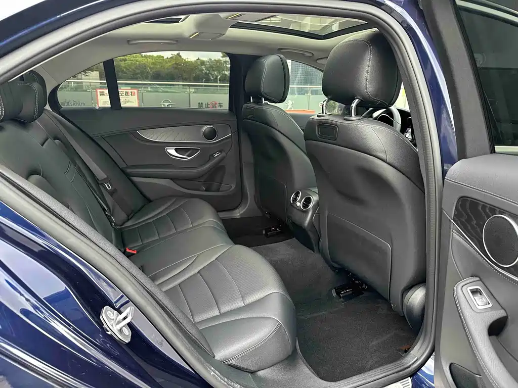 Mercedes-Benz C-Class — миниатюра 23