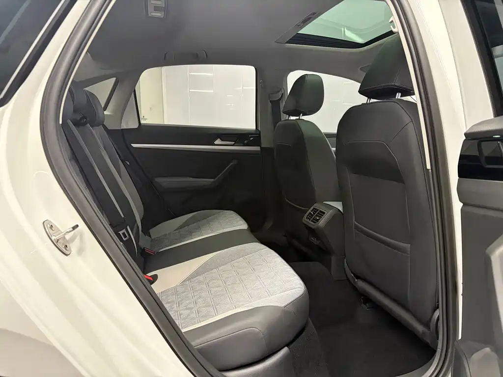Volkswagen Lavida — миниатюра 13