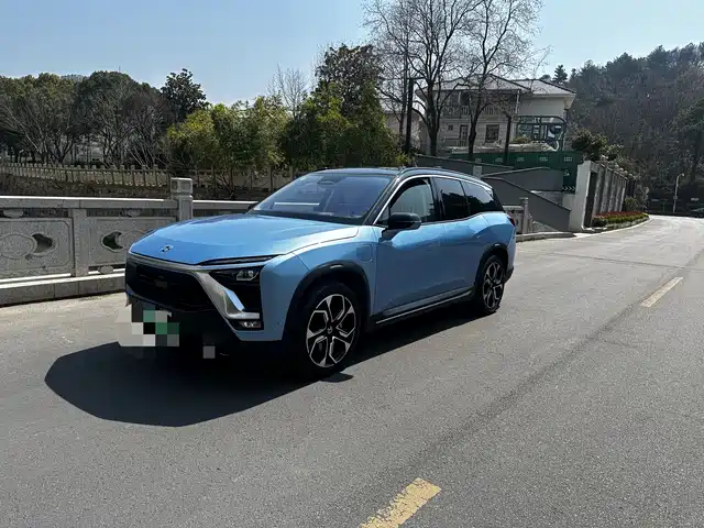 NIO NIO ES8 2018