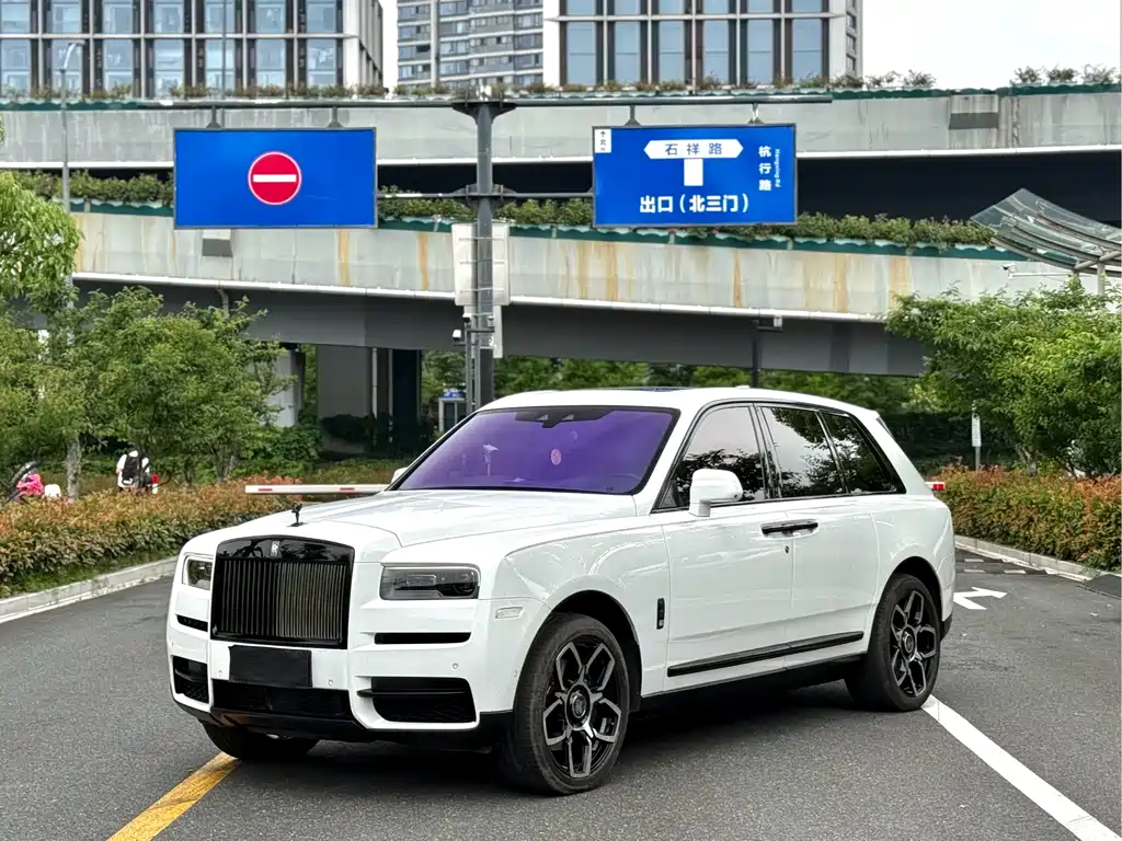 Rolls-Royce Cullinan 2018 мест