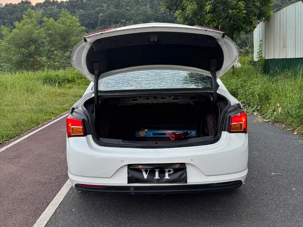Buick Verano — миниатюра 19