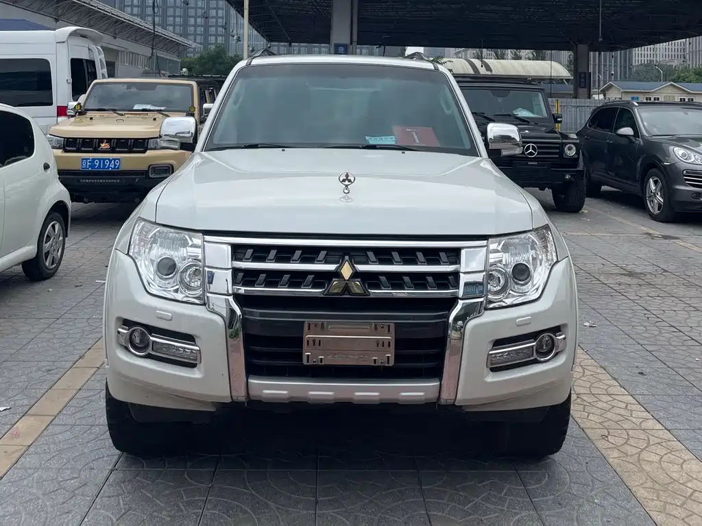 Mitsubishi V97 2018 3.8L AT