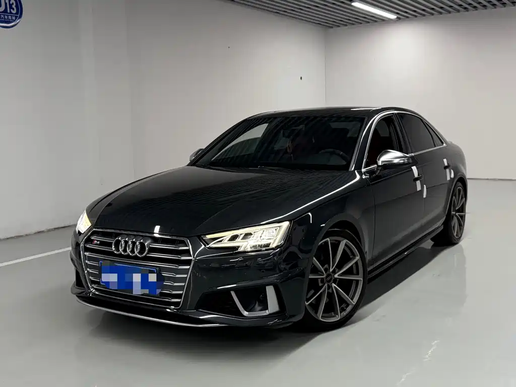 Audi S4