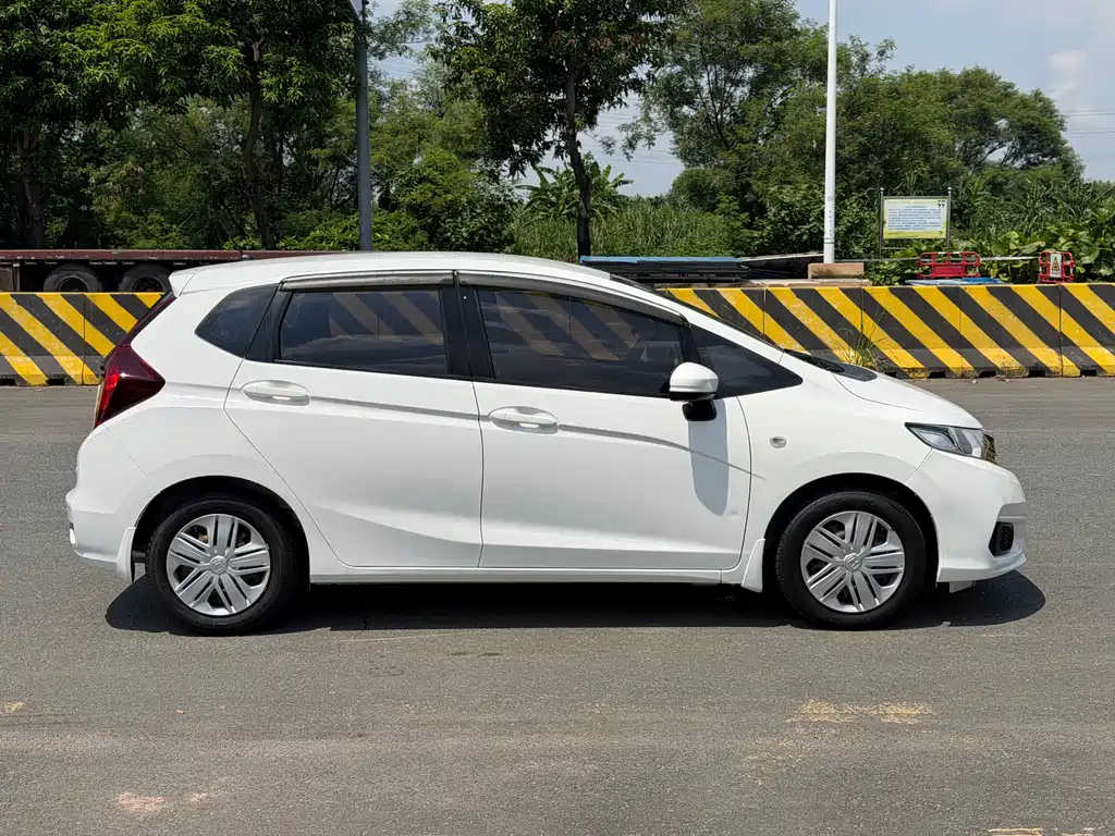 Honda Fit — миниатюра 10