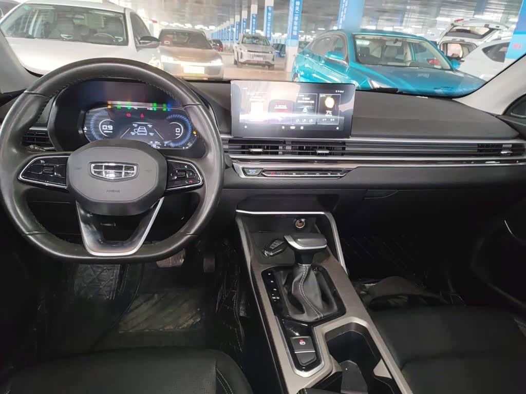 Geely Emgrand 1.5 л 2023 г. Белый, пробег 37200 км