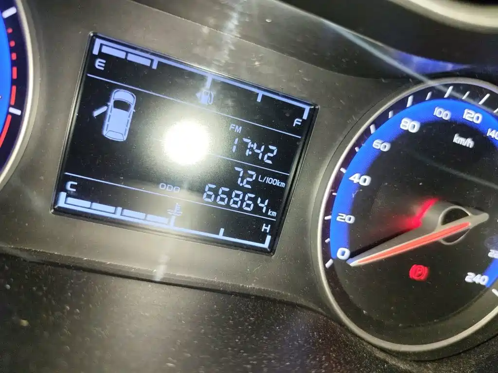 Geely Vision — миниатюра 5