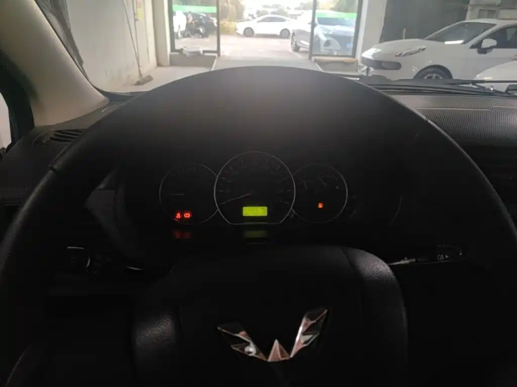 Wuling Hongguang — миниатюра 8