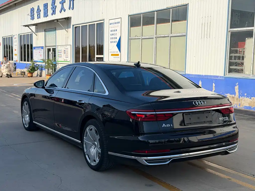 Audi A8 — миниатюра 10