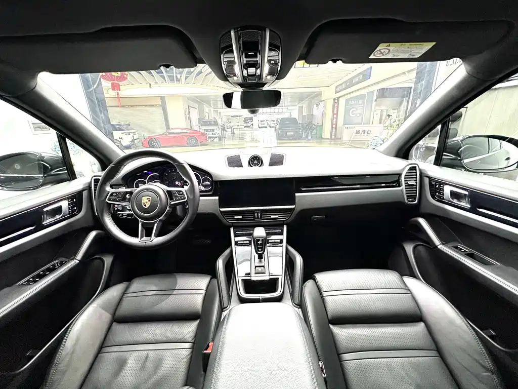 Porsche Cayenne — миниатюра 10