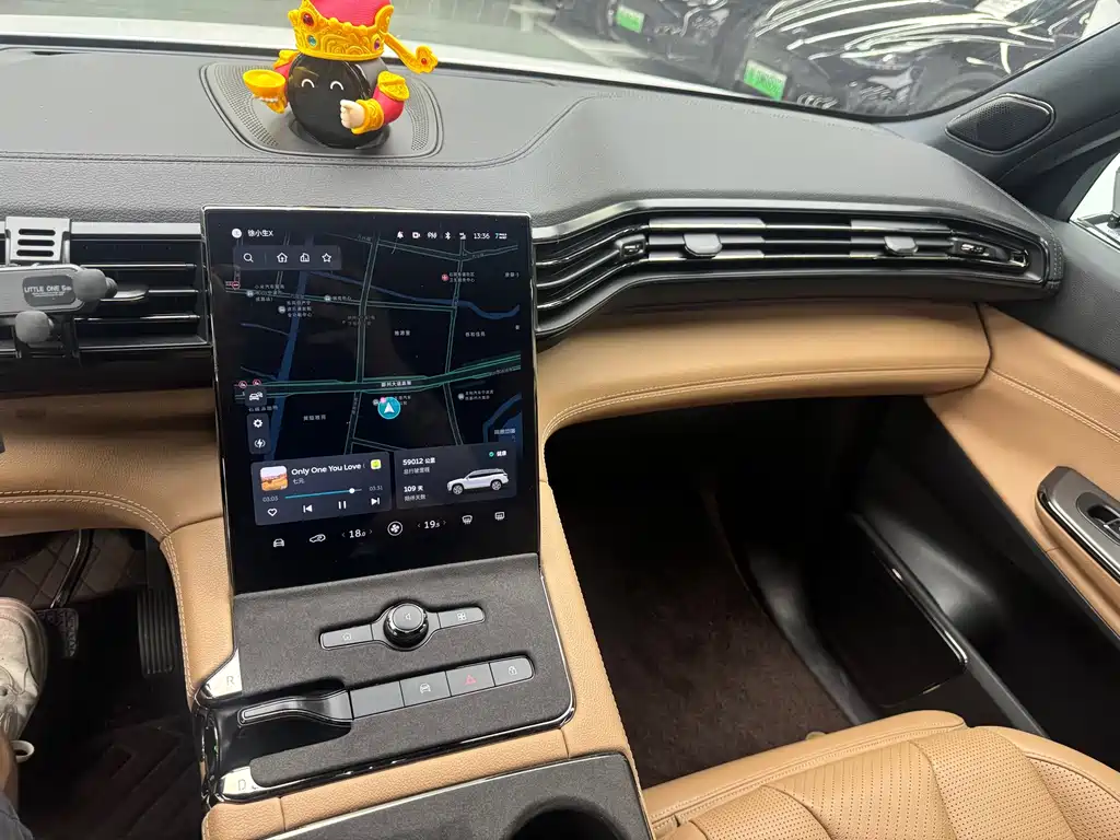 NIO ES8 — миниатюра 7