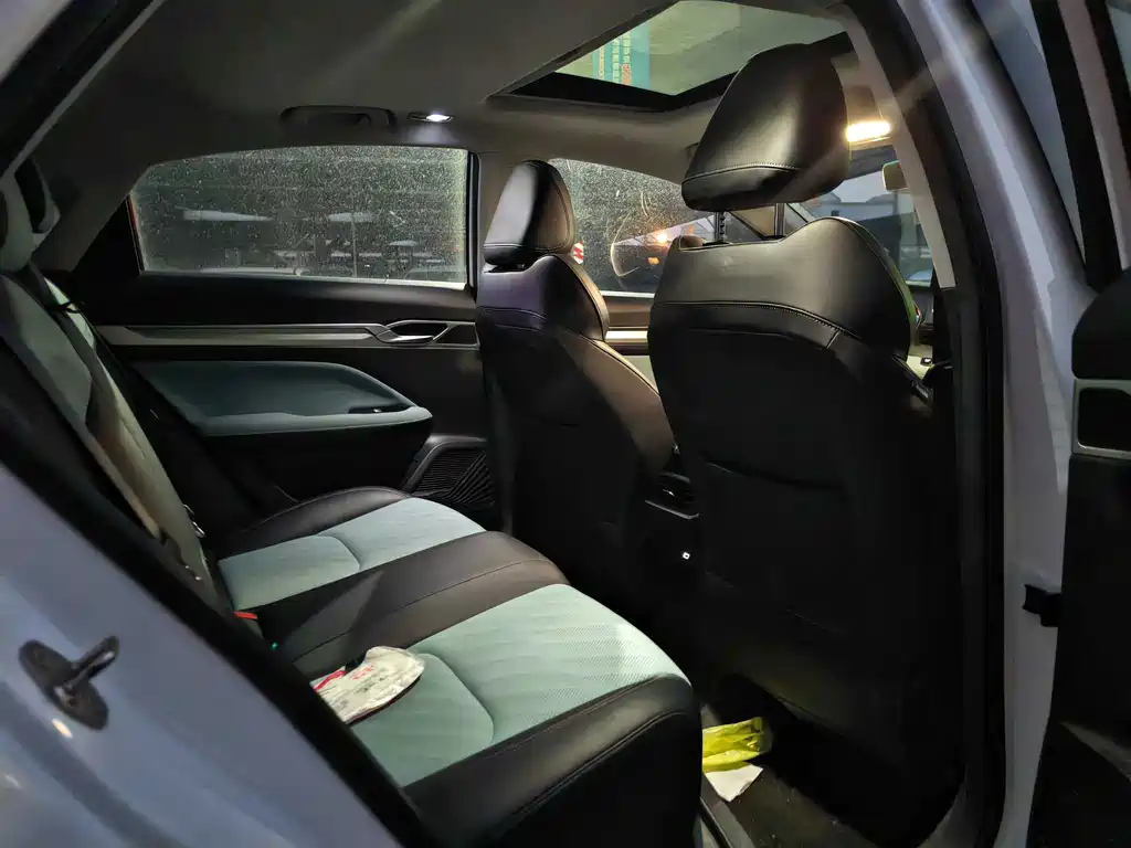 Geely Emgrand L — миниатюра 4