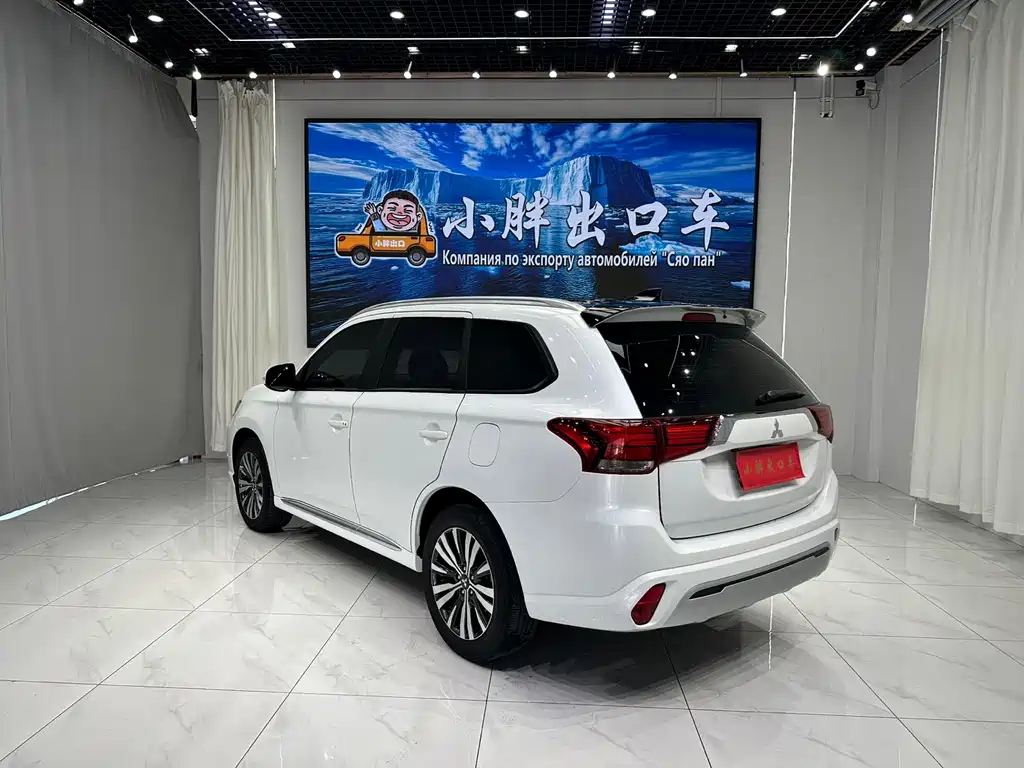 Mitsubishi Outlander — миниатюра 6