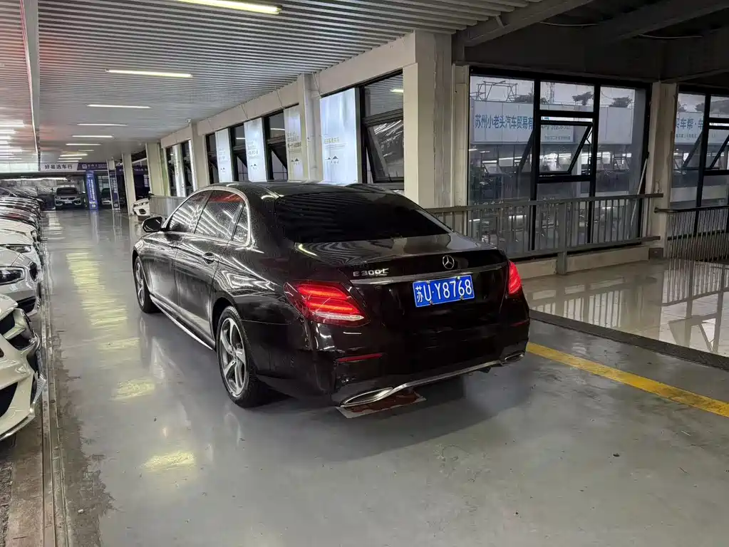 Mercedes-Benz E-Class — миниатюра 7