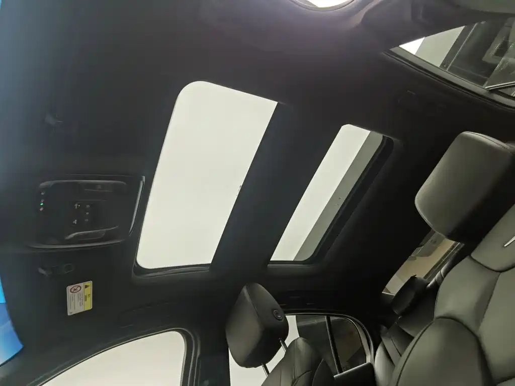 Cadillac CT5 — миниатюра 14