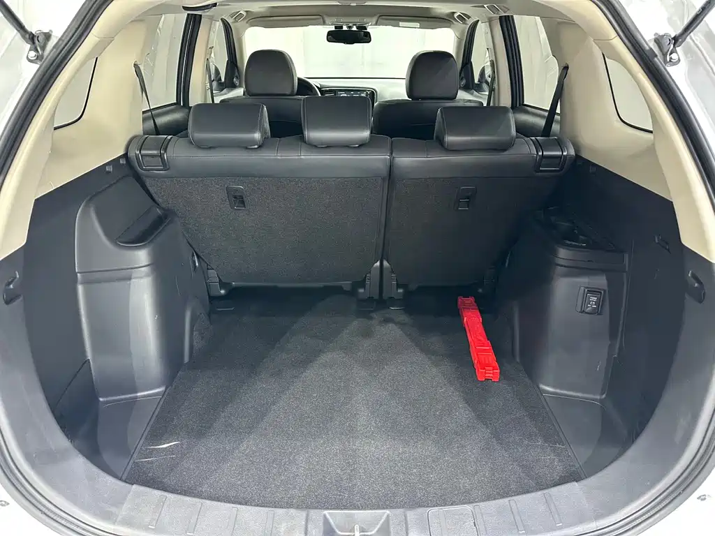 Mitsubishi Outlander — миниатюра 15