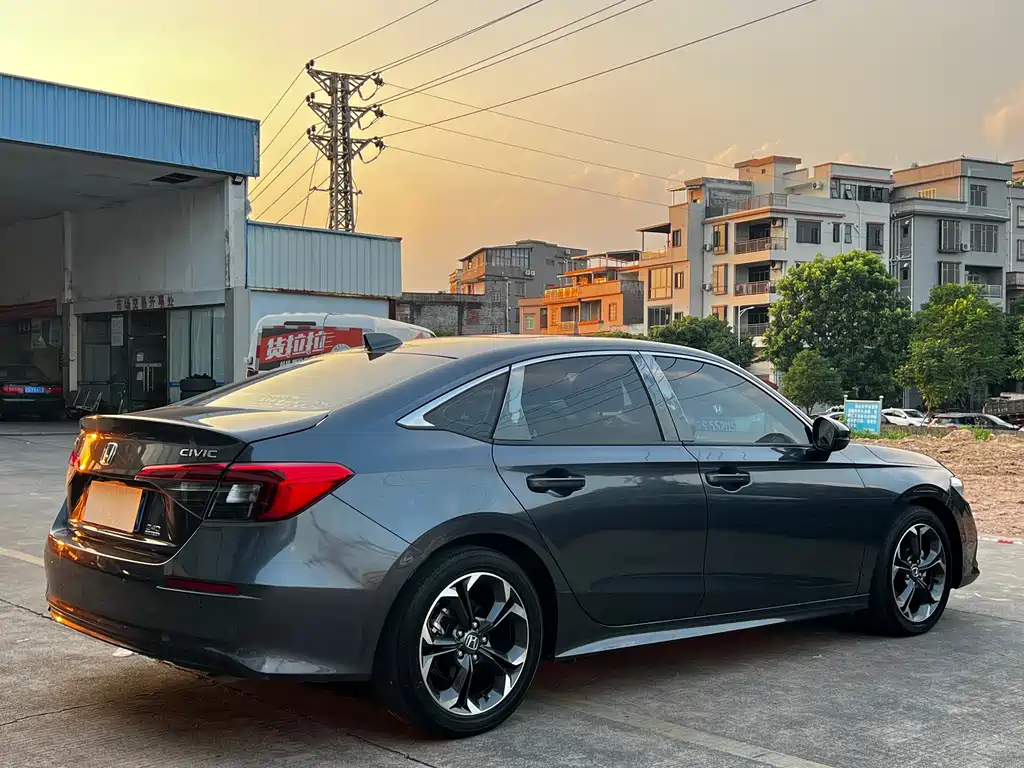 Honda Civic — миниатюра 7