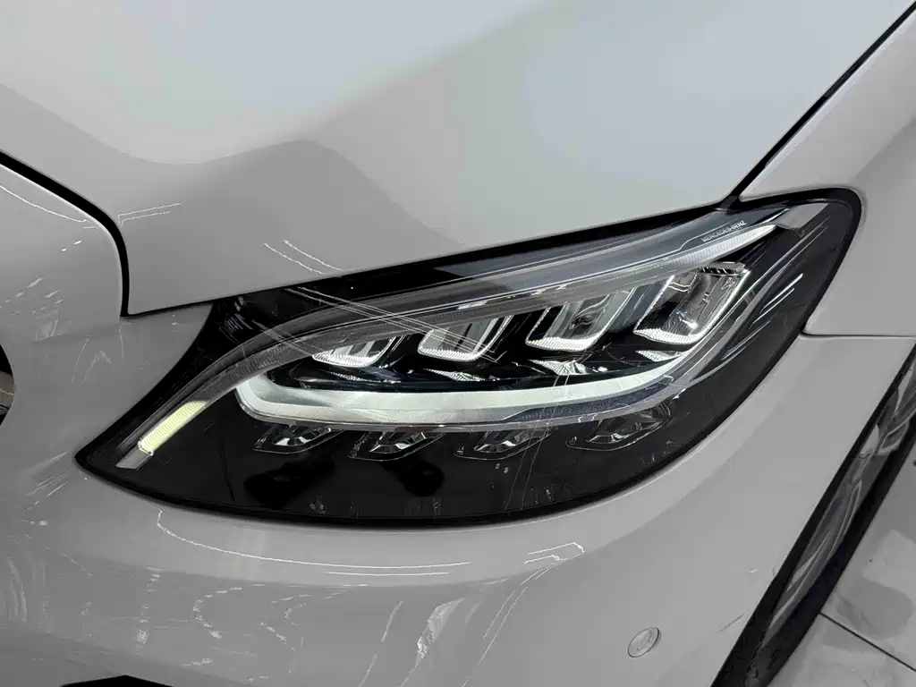 Mercedes-Benz C-Class — миниатюра 4