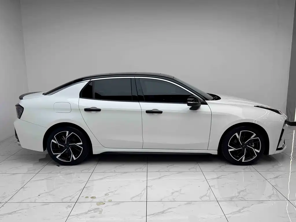Lynk & Co 03 — миниатюра 15