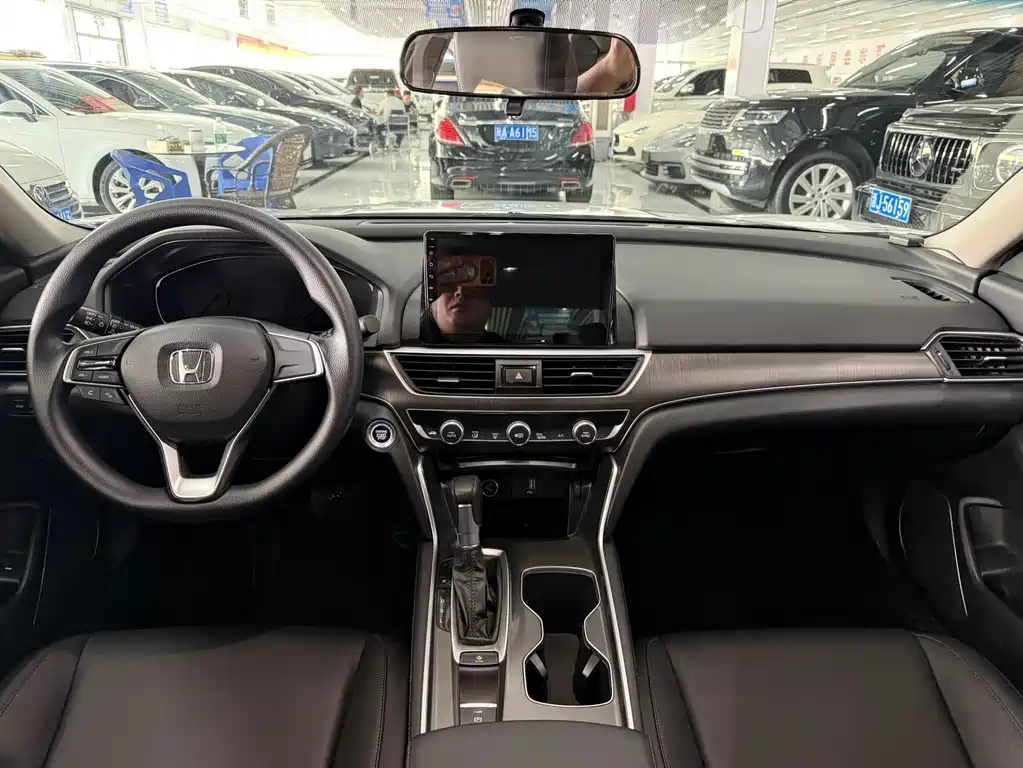 Honda Accord — миниатюра 8