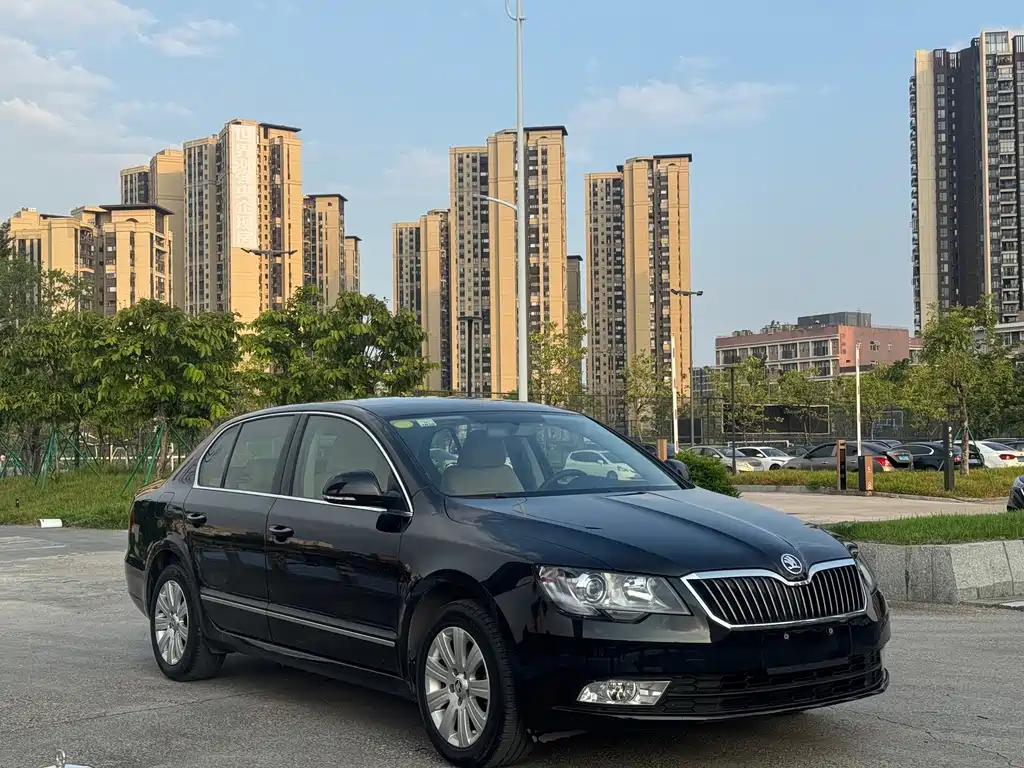 Skoda Superb — миниатюра 7