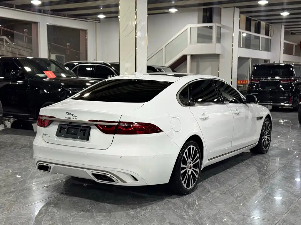 Jaguar XFL — миниатюра 18