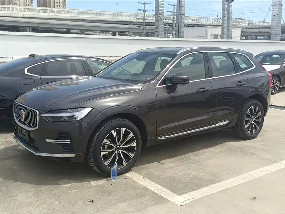 Volvo XC60 2025