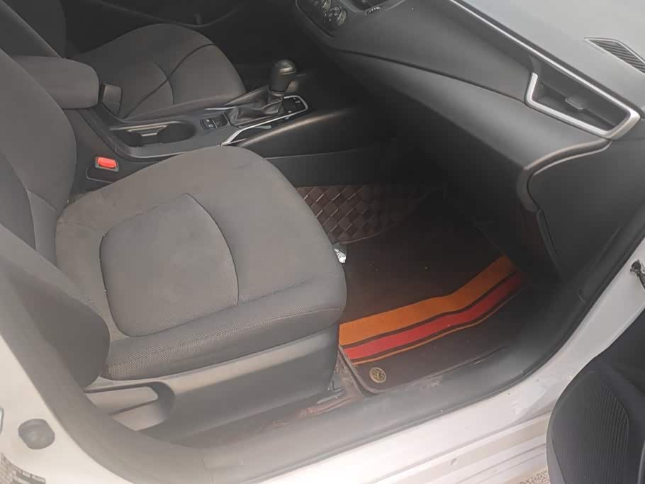 Toyota Corolla 1.5 л 2023 г. Белый, пробег 48500 км