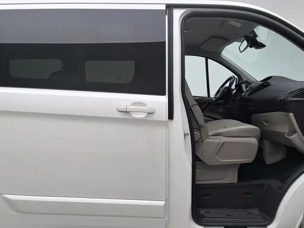 Ford Tourneo — миниатюра 23
