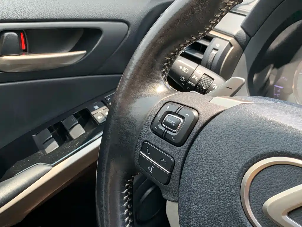 Lexus IS — миниатюра 22