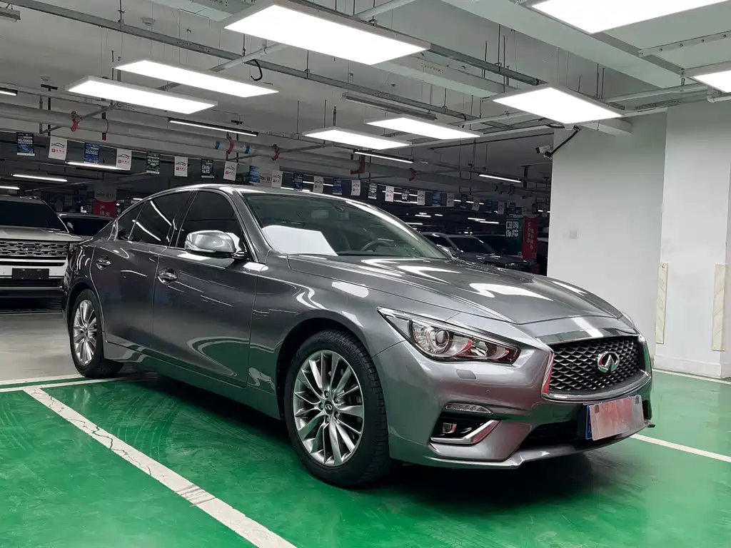 INFINITI Q50L
