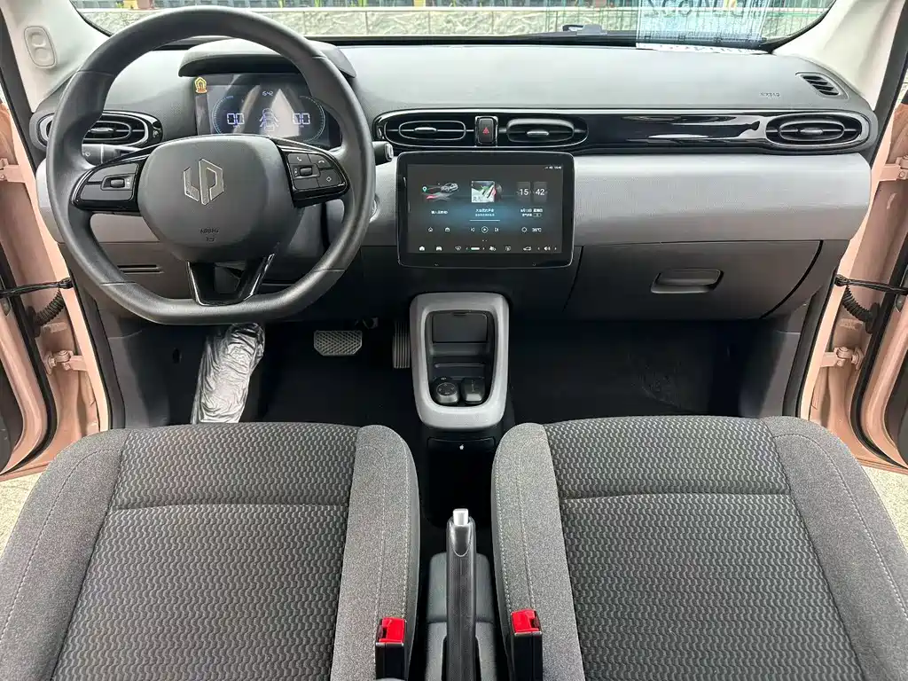 Leapmotor Leapmotor T03 — миниатюра 4