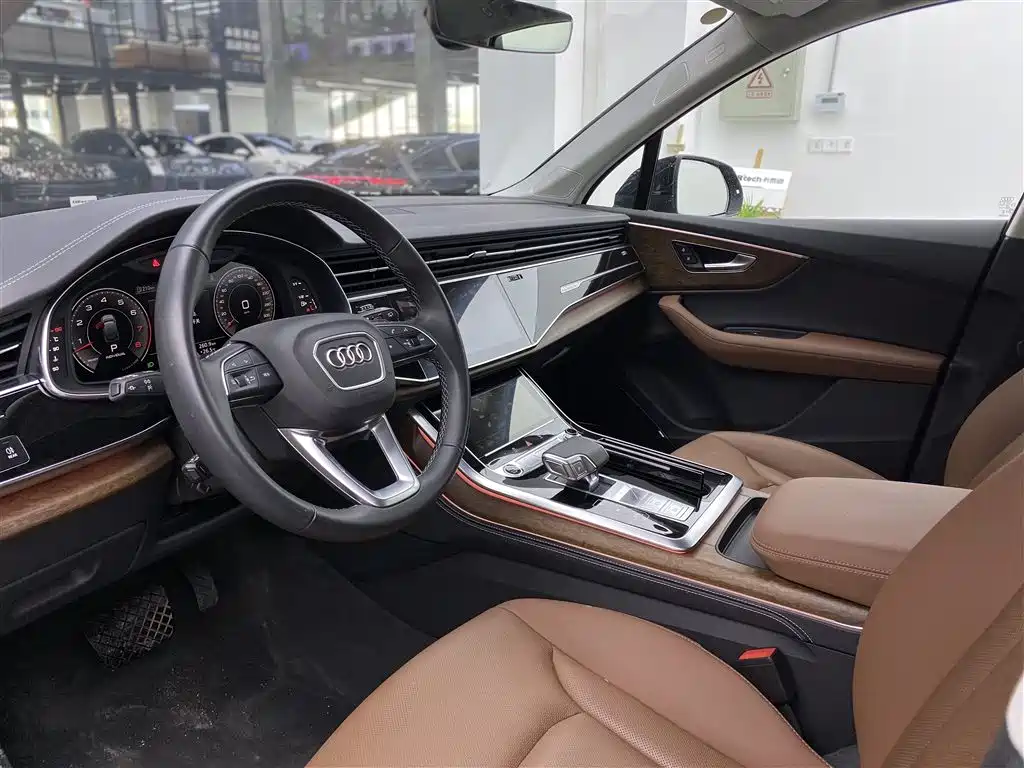Audi Q7 2025 55 TFSI quattro S line Sport