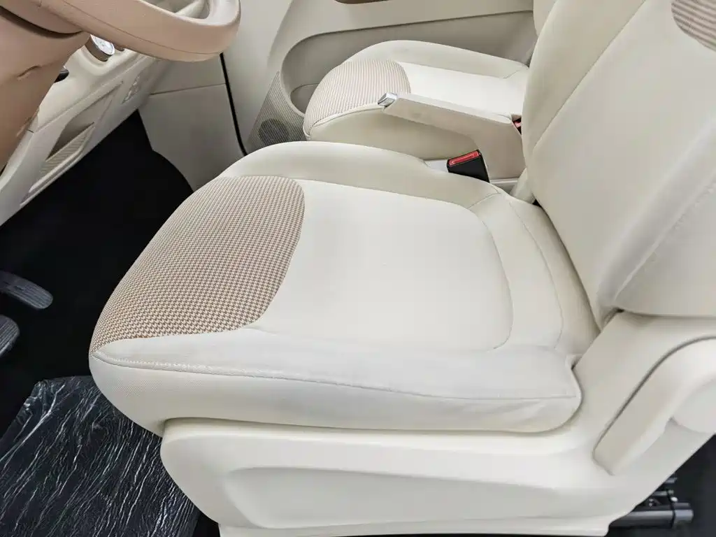 Wuling MINIEV — миниатюра 20