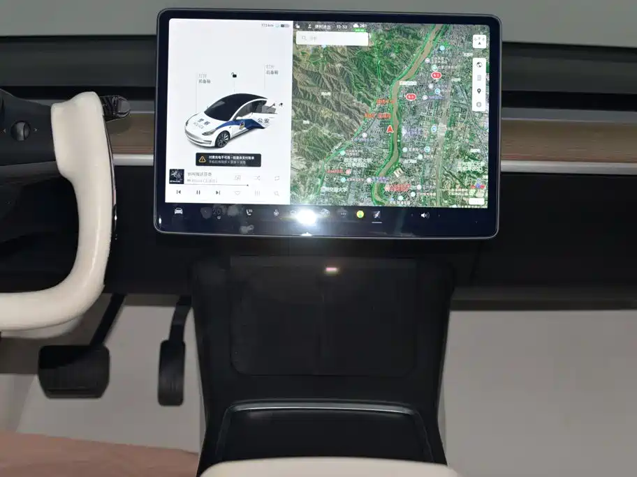 Tesla Model 3 — миниатюра 17