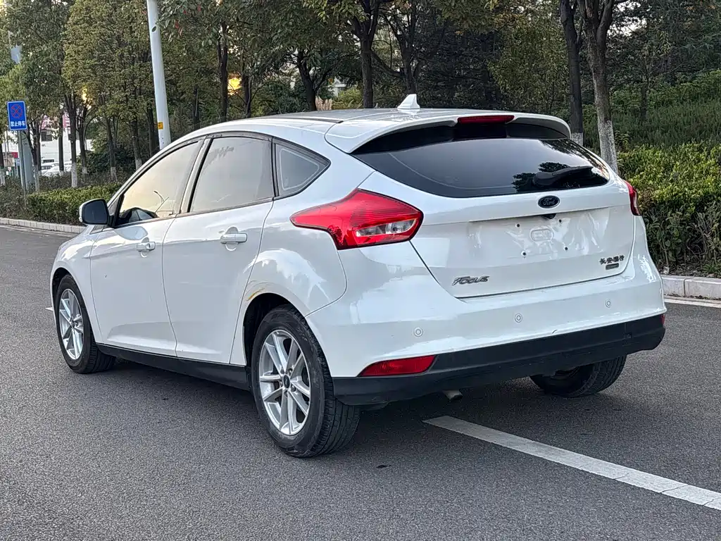 Ford Focus — миниатюра 5