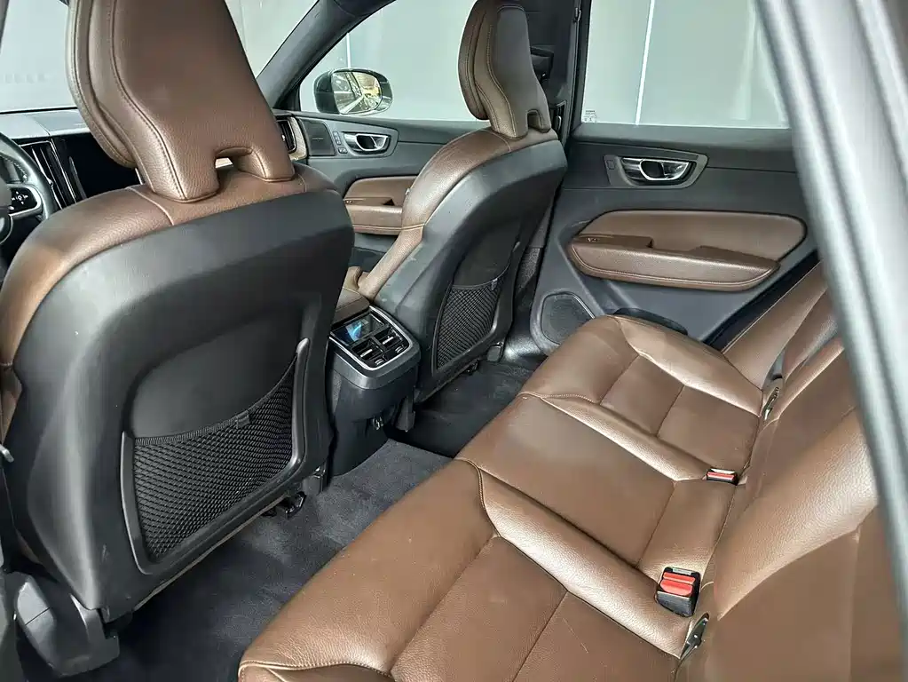 Volvo XC60 — миниатюра 10