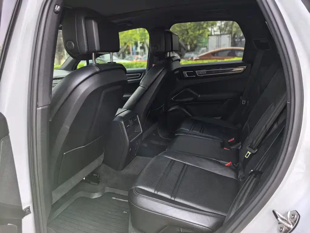 PORSCHE CAYENNE NEW ENERGY